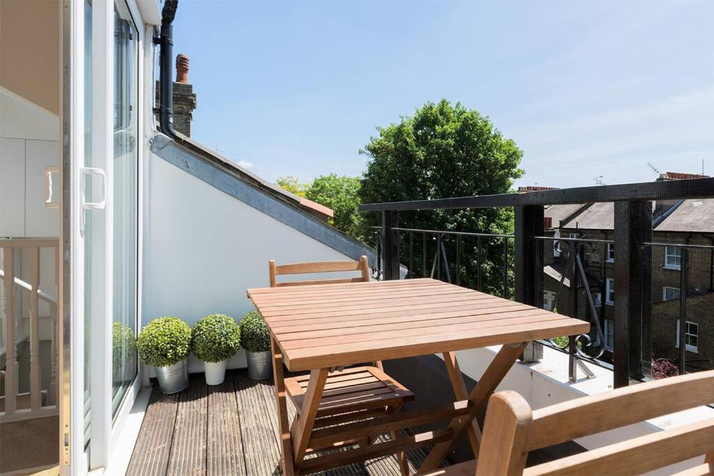 Spacious 3 Bedroom Flat With Terrace London Exterior photo