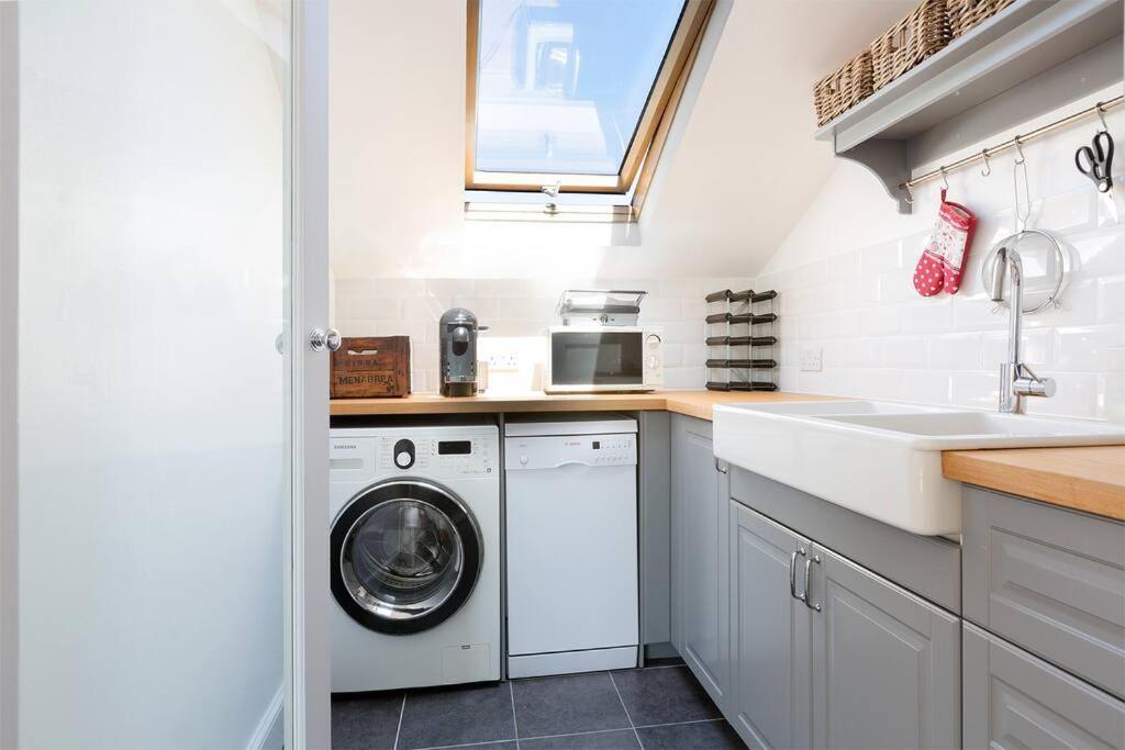 Spacious 3 Bedroom Flat With Terrace London Exterior photo