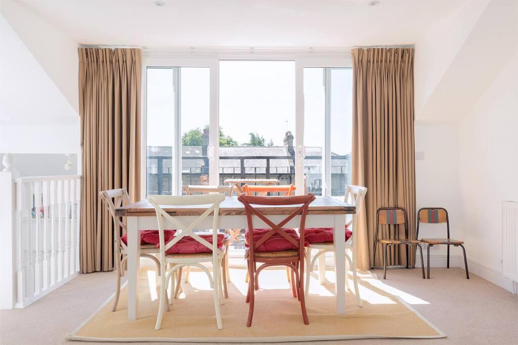 Spacious 3 Bedroom Flat With Terrace London Exterior photo